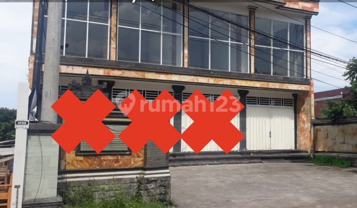 For Sale Strategic Shop House on Pudak Street, Batubulan Village, Sukawati District, Gianyar Regency, Bali Province

Specifications:
Land Area: 75 m²
Building Area: 144 m²
PDAM (Water), PLN Electricity 7,000 VA, Toilet
Facing West, Road Access 5 Meters
Legality: SHM (Certificate of Ownership)
IMB (Building Permit) Available
Selling Point 1