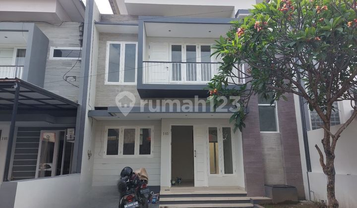 Rumah 2lt Dikawasan Komplek Perumahan Kuta Palace One Gate System Di Pedungan Denpasar Bali • Luas Tanah 138 M2 • ⁠luas Bangunan 176 M²• ⁠kamar Tidur 3• ⁠kamar Mandi 3• ⁠ruang Tamu • ⁠ruang Keluarga • ⁠carport• ⁠shm & Imbharga 2,75 M Nego Tersewa Sampai A 1