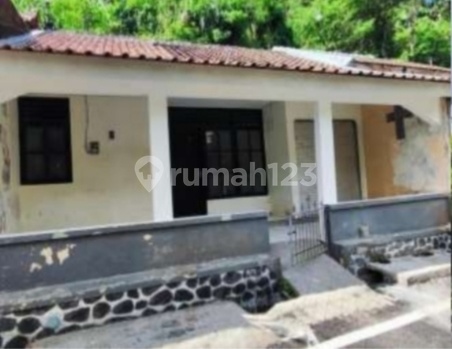 House + Shop Ready for Business in Sanggulan Housing, Banjaranyar - Tabanan 2