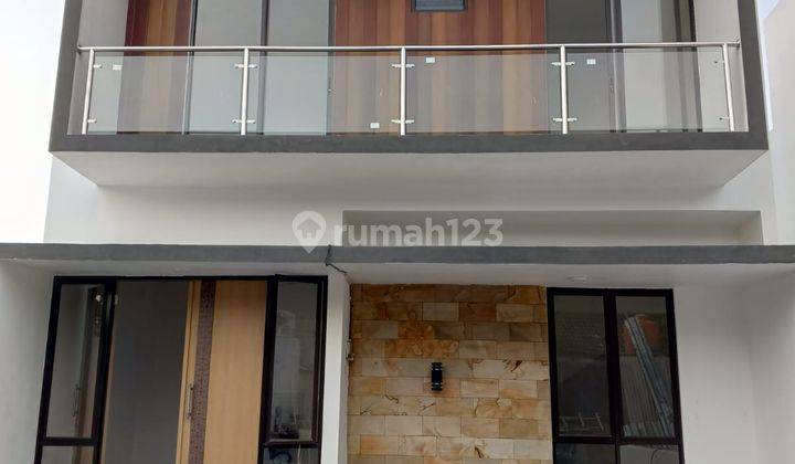 Rumah 2 Lantai Mewah Murah Dekat Stasiun Lrt 1