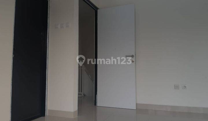 Rumah dijual di Cibubur Dekat Gerbang TOL cimanggis hanya 5 Menit  10
