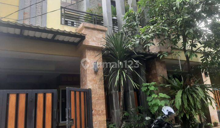 Rumah 3 lantai dekat Kampus Mercuabuana Jatisampurna 2