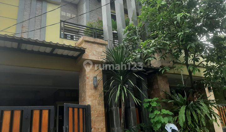 Rumah 3 lantai dekat Kampus Mercuabuana Jatisampurna 1