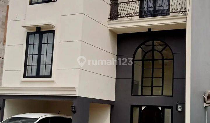 Rumah 3 lantai dekat dengan Stasiun LRT Cibubur 1