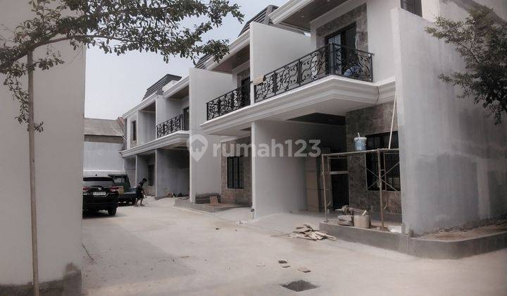 Rumah 2 Lantai modern hanya 2 Menit ke gerbang ToL cimanggis 2