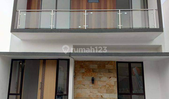 Rumah 2 Lantai Mewah Murah Booking 3 Juta Langsung Akad  1