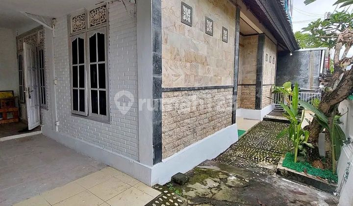 Beautiful Local 3-Bedroom House with Rice Field Views in Berawa