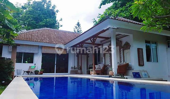 Villa Besar 3 Kamar Tidur di Sanur 11 Are DISEWAKAN
