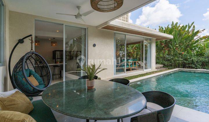 Luxury Villa At Berawa 3 Bedrooms With Paddy Fields Furnished 2