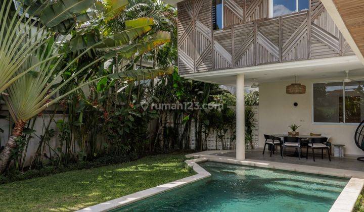 Luxury Villa At Berawa 3 Bedrooms With Paddy Fields Furnished 1