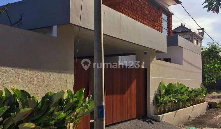 Modern Villa 3 Bedrooms At Kerobokan Area Unfurnished 1