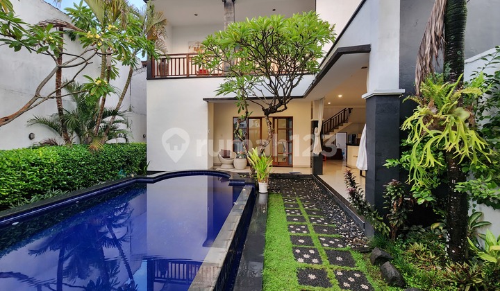 Villa 2 Kamar Di Kerobokan Dengan Taman Dan Private Pool  2