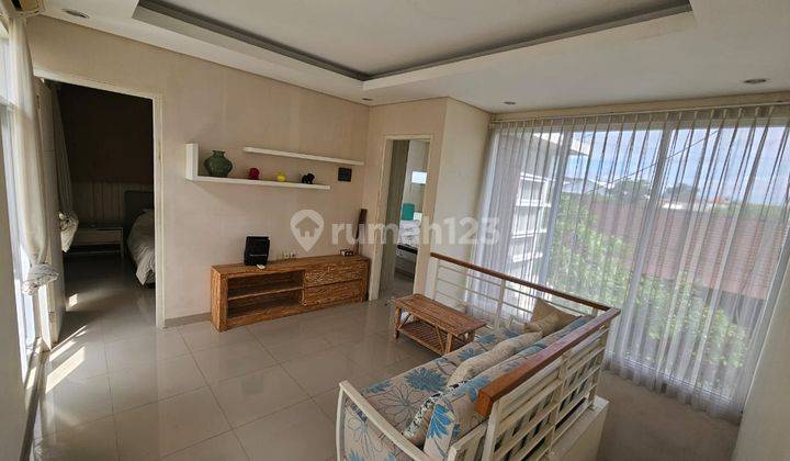 Rumah 2 Lantai Sudah Renovasi Furnished SHM di Jl Raya Kerobokan 2