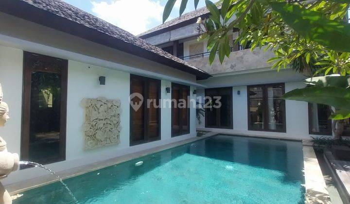 Spacious Villa 3 Bedrooms At Batu Bolong Area Fully Furnished 1