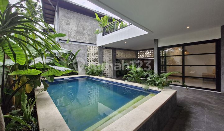 Modern 4 Bedroom Villa in Pererenan Semi-Furnished with Pool