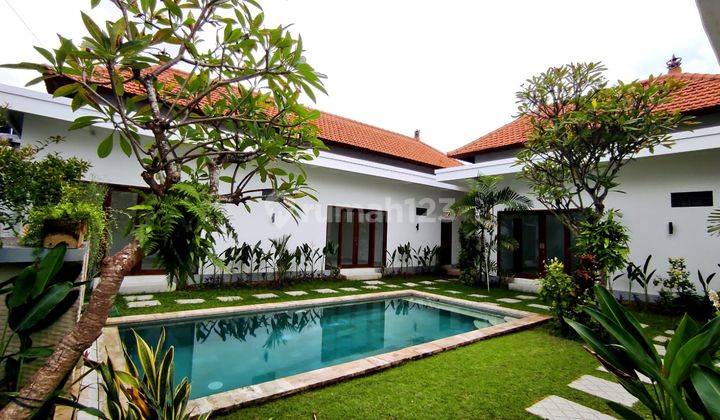 Villa For Rent 3 Bedrooms At Batu Belig Kerobokan Unfurnished 1