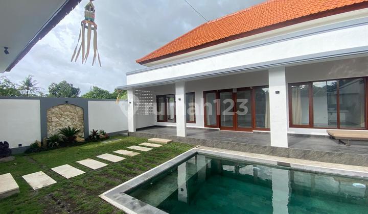 2 Bedroom Villa with a Spacious Garden and Pool in Munggu