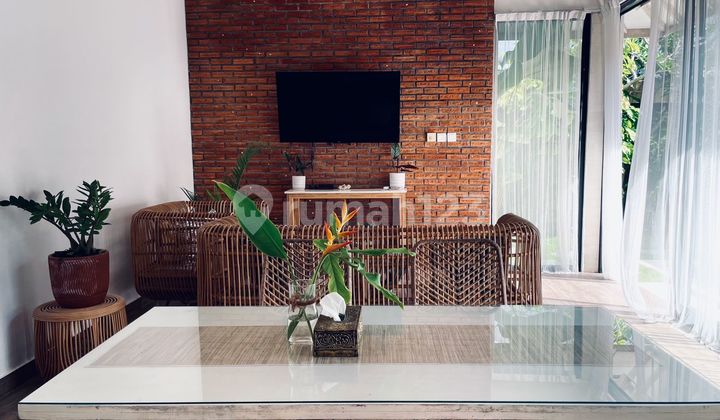 Beautiful Villa 2 Bedrooms in Umalas with Garden and Private Pool