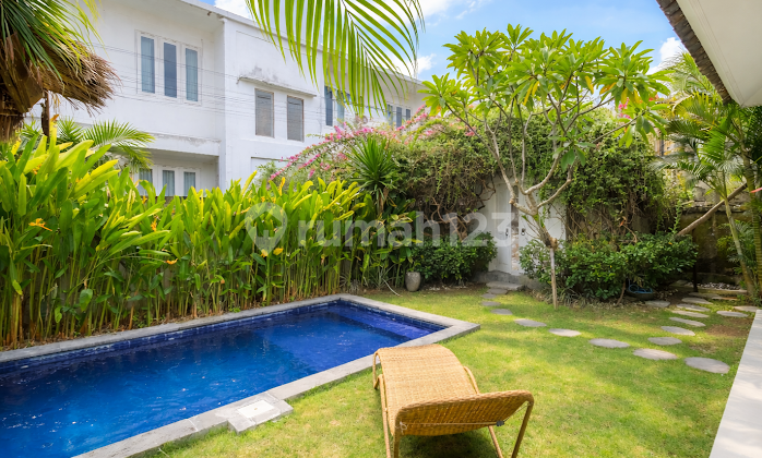 Villa 3 Kamar di Padang Linjong dengan Taman Luas 4 Mnt ke Pantai 2