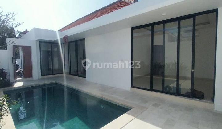 Brand New Villa 3 Bedrooms at Kerobokan Minimum Rent 3 Years 1