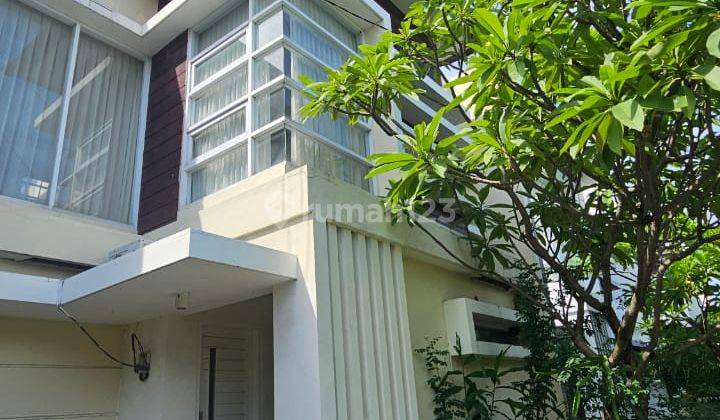 Rumah 2 Lantai Sudah Renovasi Furnished SHM di Jl Raya Kerobokan 1