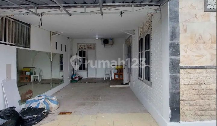 Beautiful Local 3-Bedroom House with Rice Field Views in Berawa 2