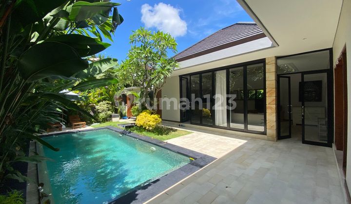Villa Cantik 3 Bedrooms in Umalas with Garden and Private Pool Villa Cantik 3 Bedrooms in Umalas with Garden and Private Pool