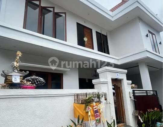 New Modern House in Canggu 4 Bedrooms Semi Furnished 2