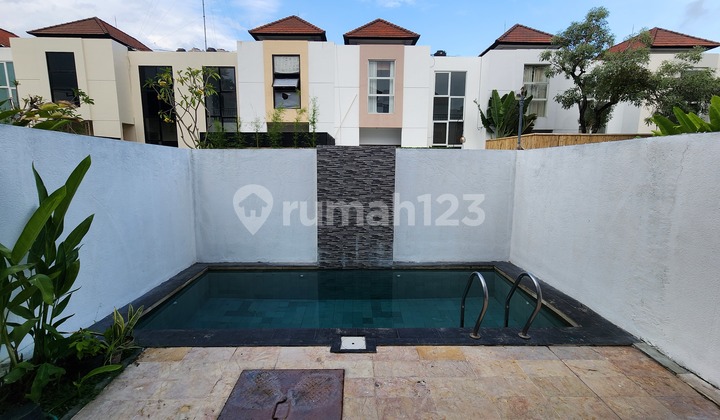 Minimalist 2 Bedroom House in Kerobokan with Private Pool Minimalist 2 Bedroom House in Kerobokan with Private Pool