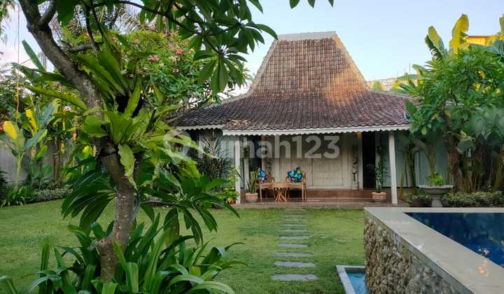 Villa Besar 3 Kamar Tidur di Sanur 11 Are DISEWAKAN