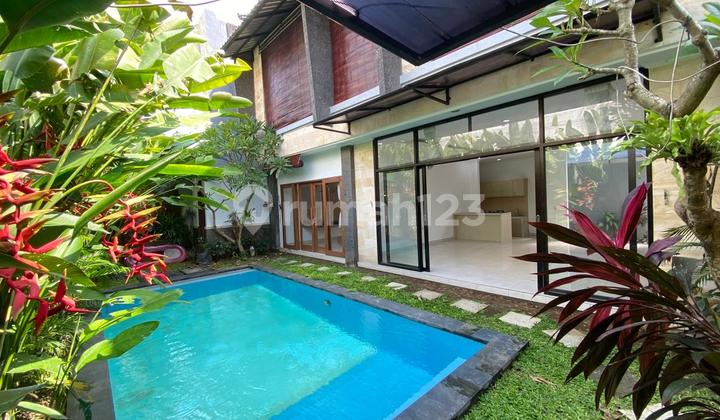 Beautiful Villa 3 Bedrooms in Umalas with Garden and Pool