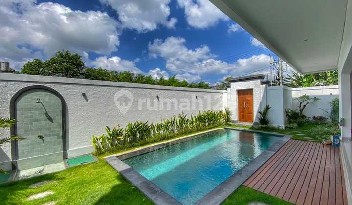 Rumah Bagus 3 Kamar Tidur Di Canggu Dengan Taman Dan Private Pool 2