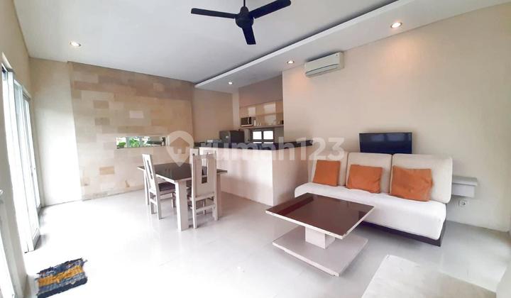 Rumah Bagus 2 Kamar Tidur Dengan Taman Di Kerobokan Furnished 2