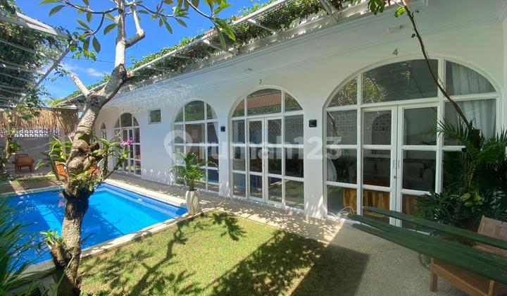 Villa Cantik. 3 Bedrooms Near Seseh Beach Fully Furnished