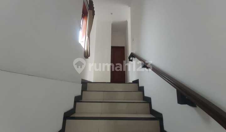 Rumah Kontrakan Bagus Furnished 3 Kamar Tidur di Dewi Kuta 2