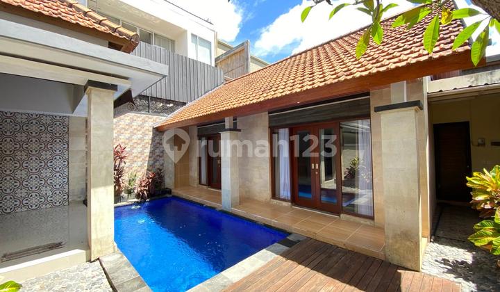 Villa Cantik Perpaduan Tradisional Modern 2 Kamar di Canggu 1