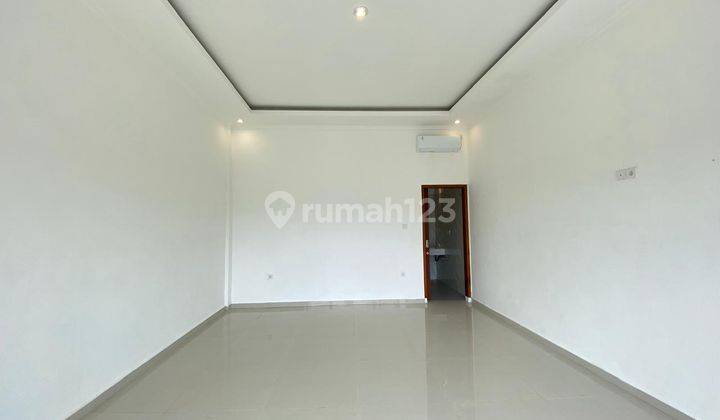 Rumah Kontrakan Bagus Semi Furnished SHM Tibubeneng, Badung 2