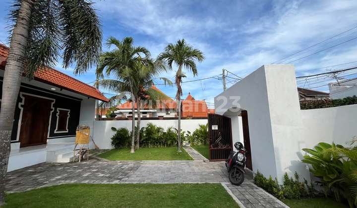 Beautiful Newly Renovated 3-Bedroom House in Canggu with a Large Garden Beautiful Newly Renovated 3-Bedroom House in Canggu with a Large Garden