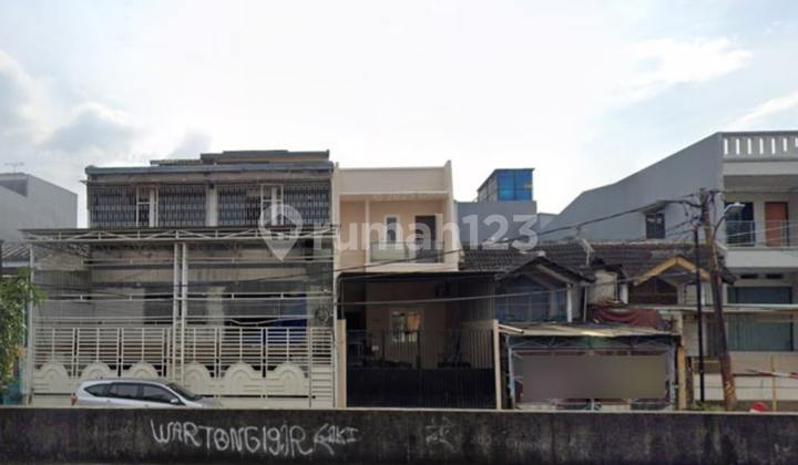 Dilelang, Rumah Tinggal di Komplek Taman Cosmos, Kebon Jeruk 2