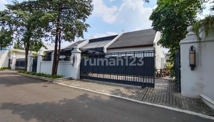 Dilelang, Rumah Mewah di Mampang Prapatan, Jakarta Selatan