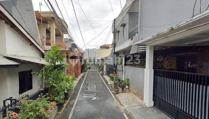 Auctioned, 2-Story House in Sumur Batu, Central Jakarta
