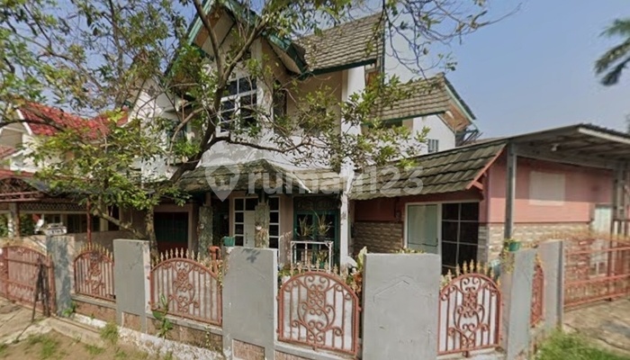 Auctioned, Hoo's Residence at Jatibening Estate, Pondok Gede