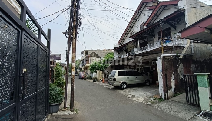 Auctioned, Boarding House in Tebet, South Jakarta 2