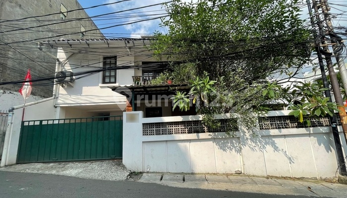 Auctioned, 2-Story House in Petogogan, Kebayoran Baru, South Jakarta