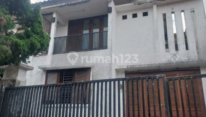 Dilelang, Rumah Tinggal di Kebayoran Baru, Jakarta Selatan