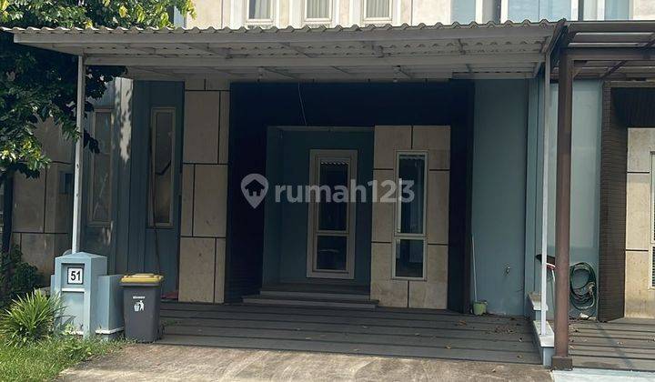 Disewakan, Rumah 2 Lantai Semi Furnished di Cluster Leora 1