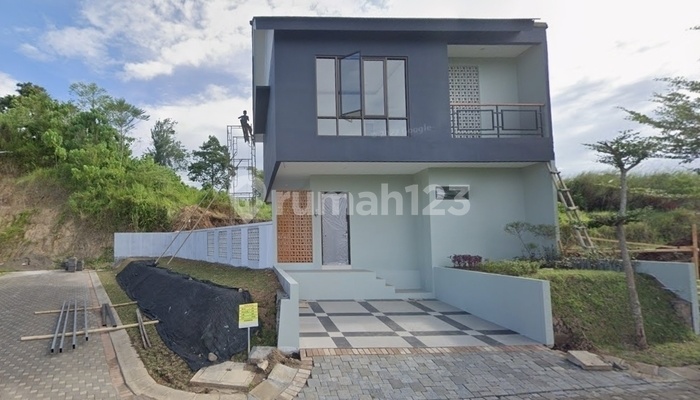 Auctioned, 2-Story Residential House in Taman Sari Housing Complex, Manado Auctioned, 2-Story Residential House in Taman Sari Housing Complex, Manado