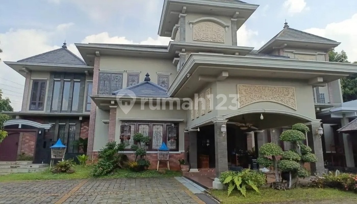 Dilelang, Rumah Mewah di Cluster Residence 8, Ciracas