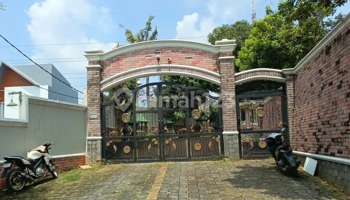 Auctioned, Luxury House in Cluster Residence 8, Ciracas 2