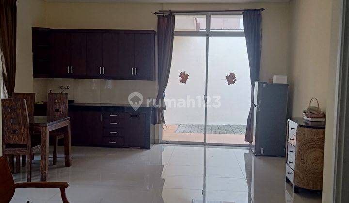 Disewakan, Rumah 2 Lantai Full Furnished di Green Lake City 1